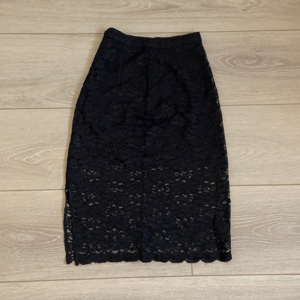 Aritzia/Babaton - 00 black lace skirt